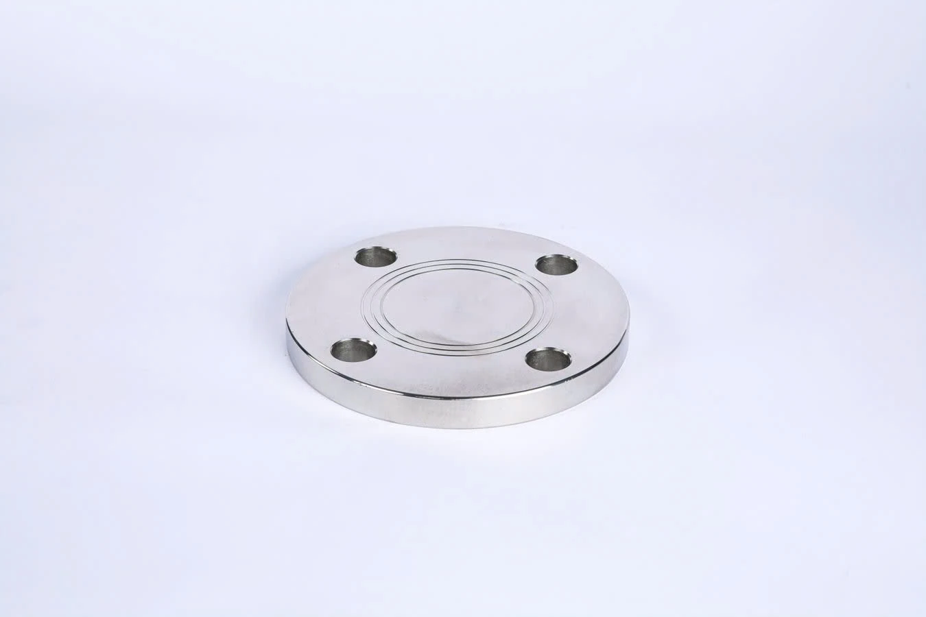 Comparison of 304 and 316 stainless steel blind flanges - Which is better?